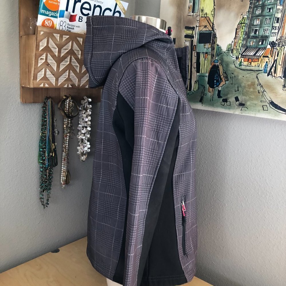 VERTICAL 9 Athletic Soft Shell Jacket - image 6